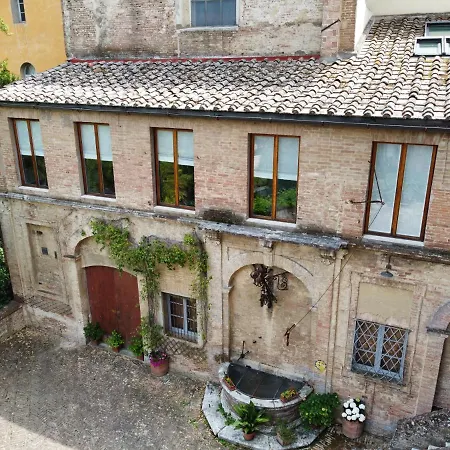 Palazzo Bruchi Bed and breakfast 3*