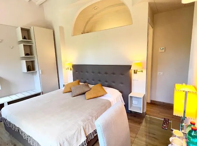 Palazzo Bruchi Alojamento de Acomodação e Pequeno-almoço 3*